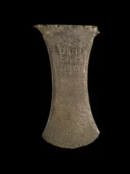 Amosis Axehead